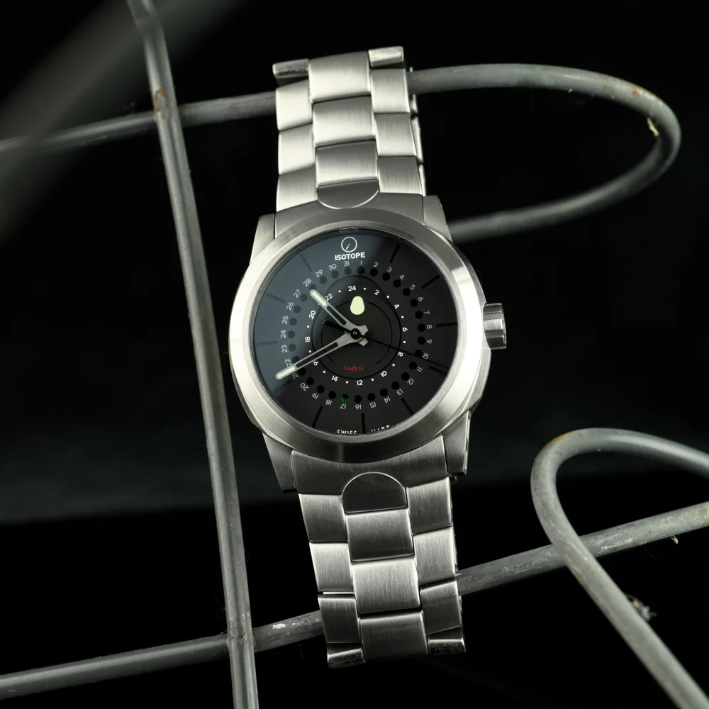 Isotope GMT 0º Is The Innovative International GMT Watch
