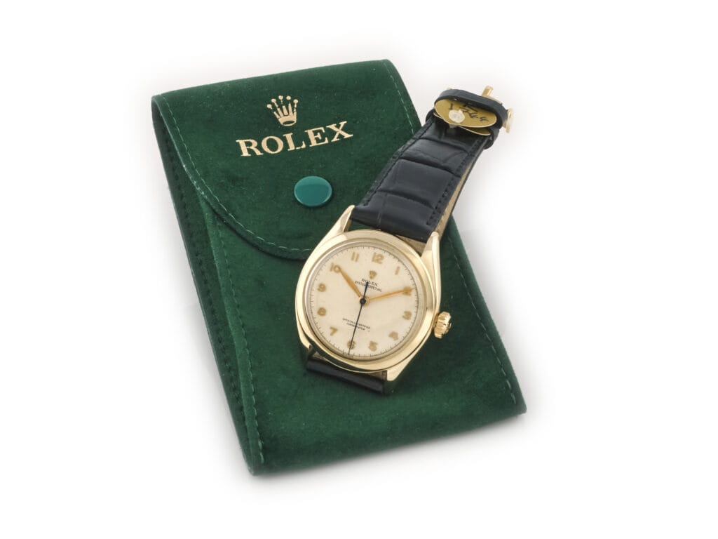 The 10 Best Gift Ideas For Vintage Watch Enthusiasts 