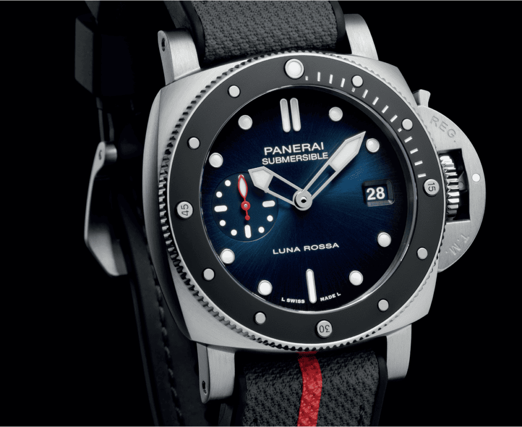 Panerai Unveils Submersible Luna Rossa e-Commerce Special Edition